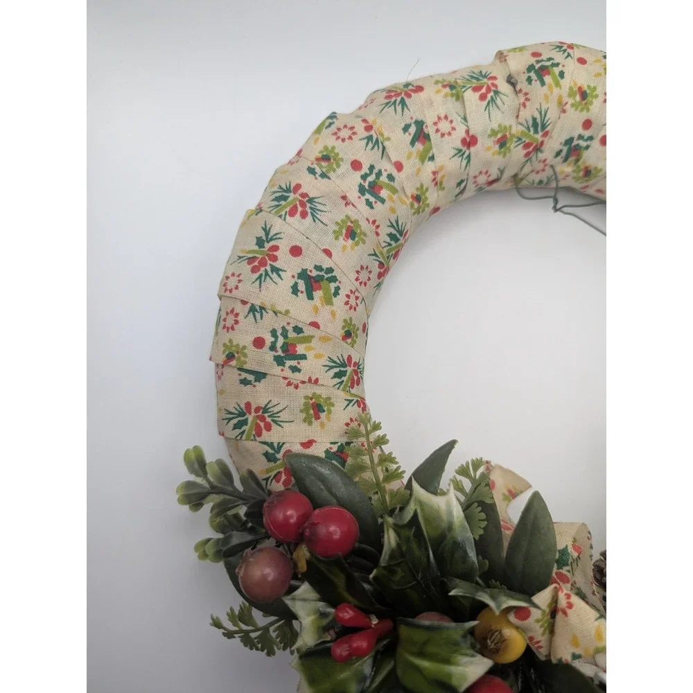Vtg Fabric Wreath Floral Berry Holly Pinecone Christmas Holiday Home Decor‎ 10